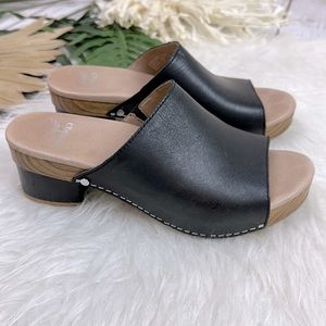 Dansko Maci Clog Sandals